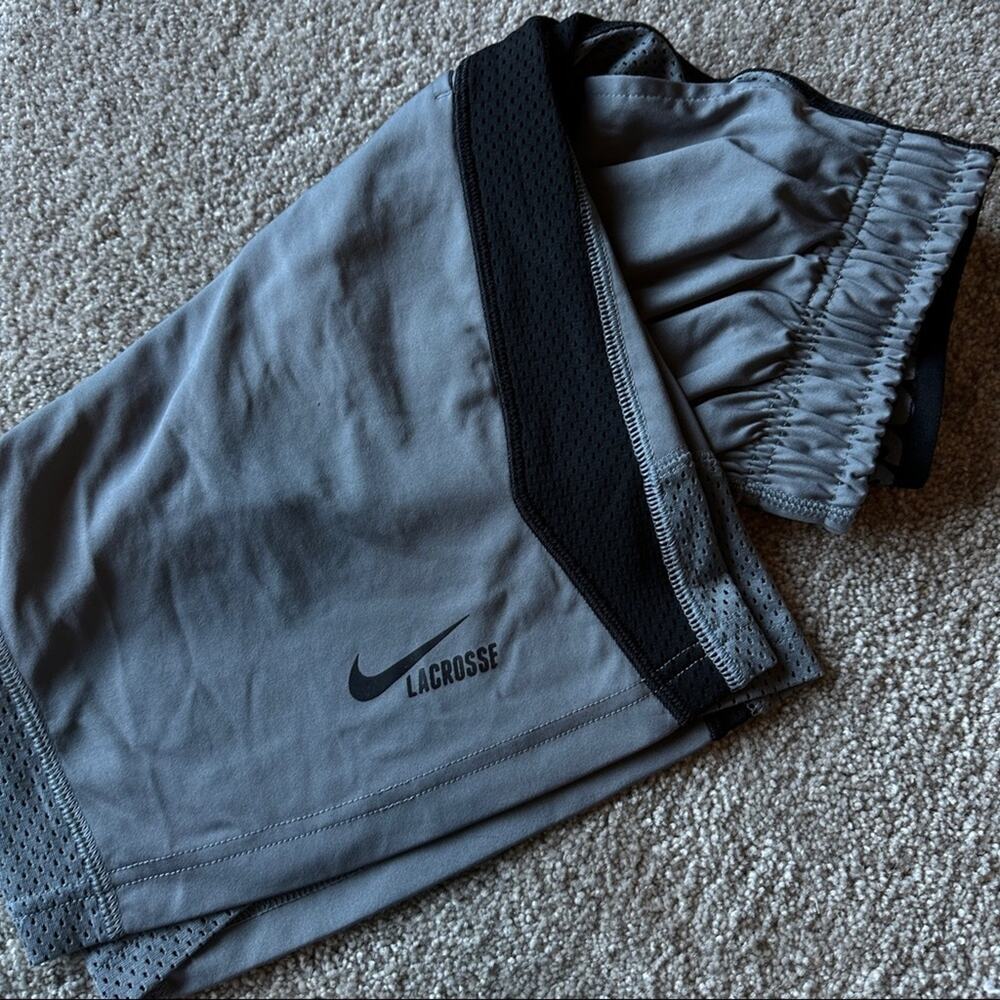 Nike Men's Dri-Fit Lacrosse Training Gray/Black Shorts, X-Small EUC